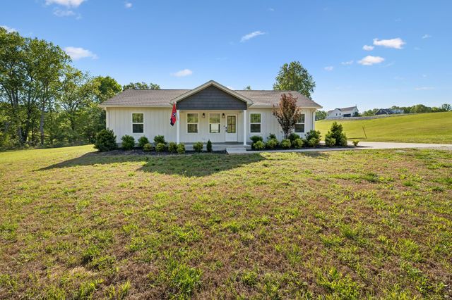 300 Still Point Rd, Smithville, TN 37166
