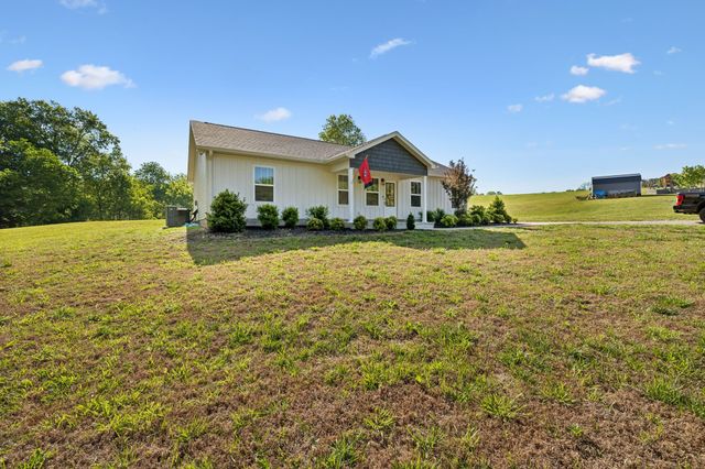 300 Still Point Rd, Smithville, TN 37166