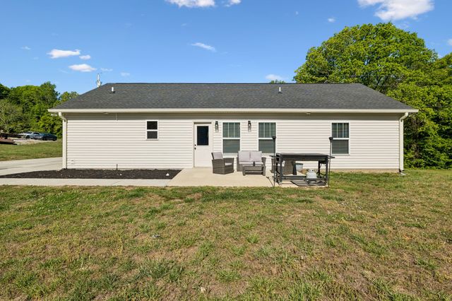 300 Still Point Rd, Smithville, TN 37166