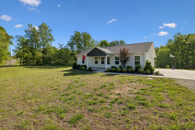 300 Still Point Rd, Smithville, TN 37166