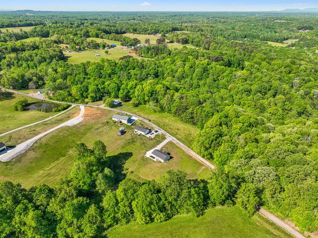 300 Still Point Rd, Smithville, TN 37166