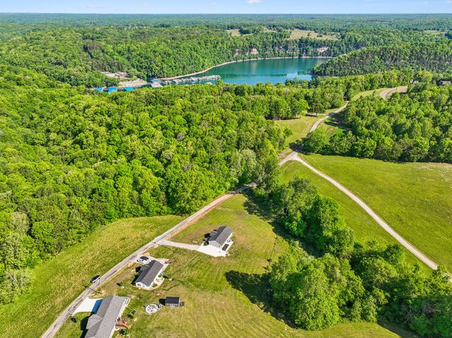 300 Still Point Rd, Smithville, TN 37166