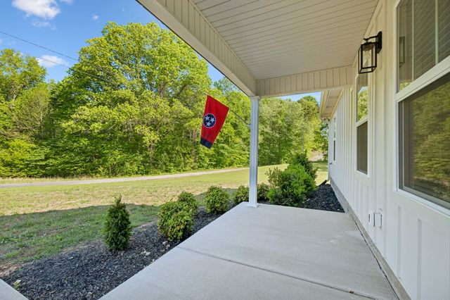 300 Still Point Rd, Smithville, TN 37166