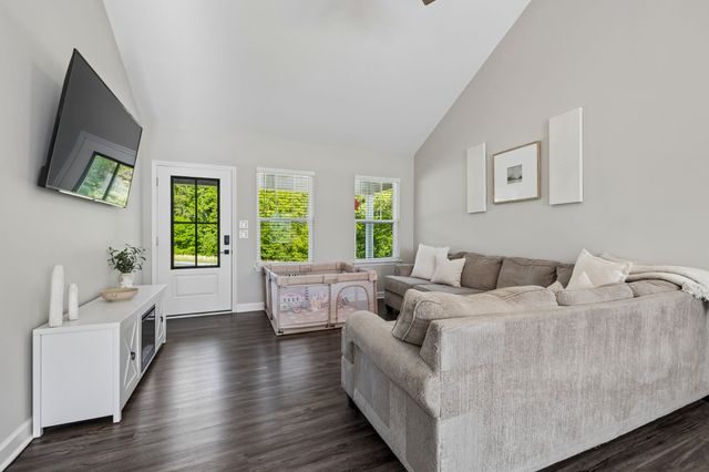 300 Still Point Rd, Smithville, TN 37166