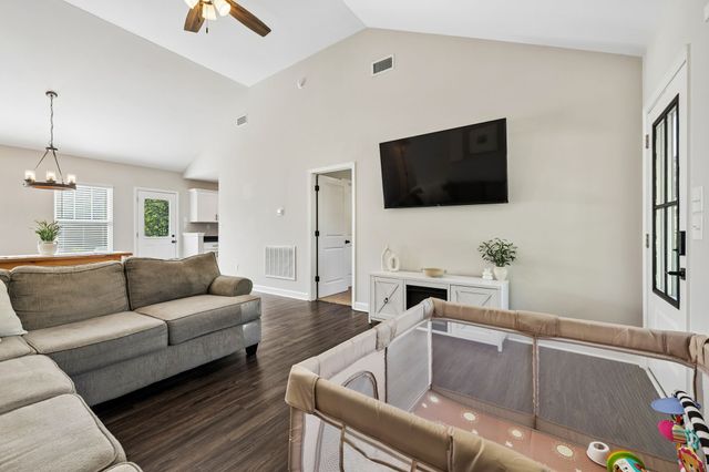 300 Still Point Rd, Smithville, TN 37166