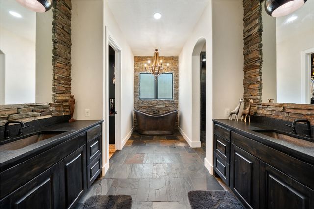 1150 Loggins Trail, Poolville, TX 76487
