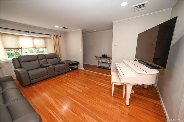 1522 Rica Place, Valley Stream, NY 11580