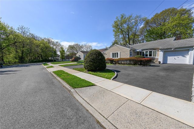 1522 Rica Place, Valley Stream, NY 11580