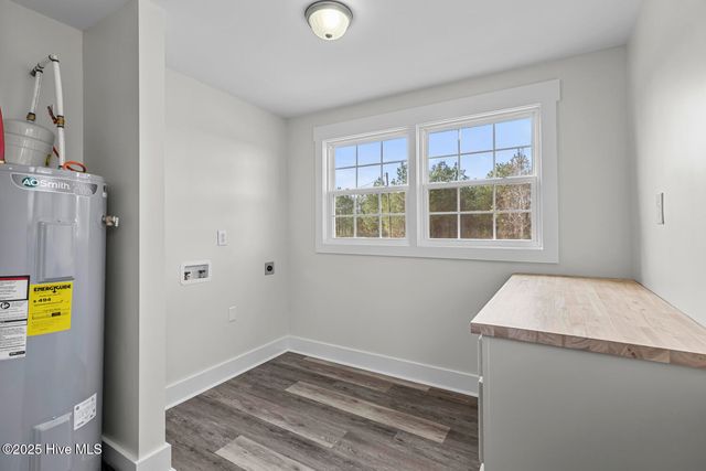 2880 Catherine Lake Road, Richlands, NC 28574