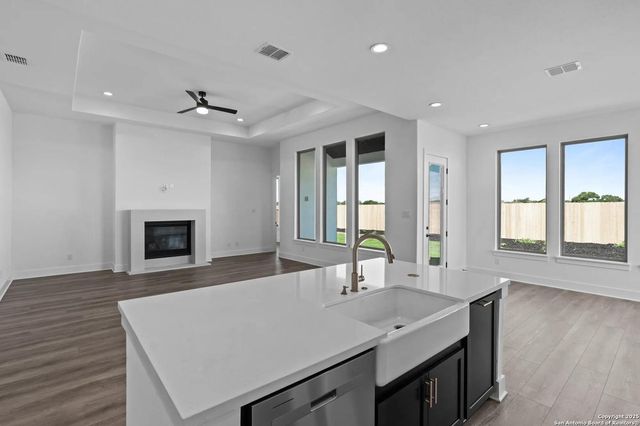 201 Lac Leman Dr, New Braunfels, TX 78130