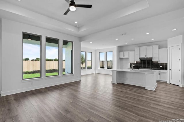 201 Lac Leman Dr, New Braunfels, TX 78130
