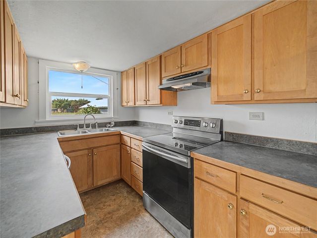 41915 212th Avenue SE, Enumclaw, WA 98022