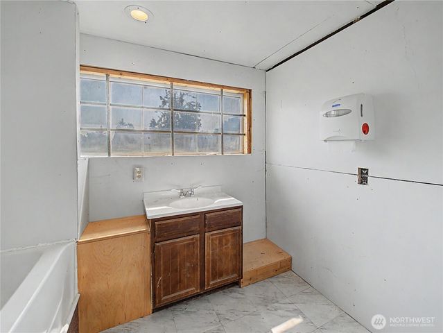 41915 212th Avenue SE, Enumclaw, WA 98022