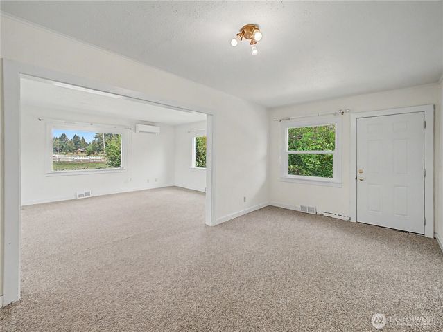 41915 212th Avenue SE, Enumclaw, WA 98022