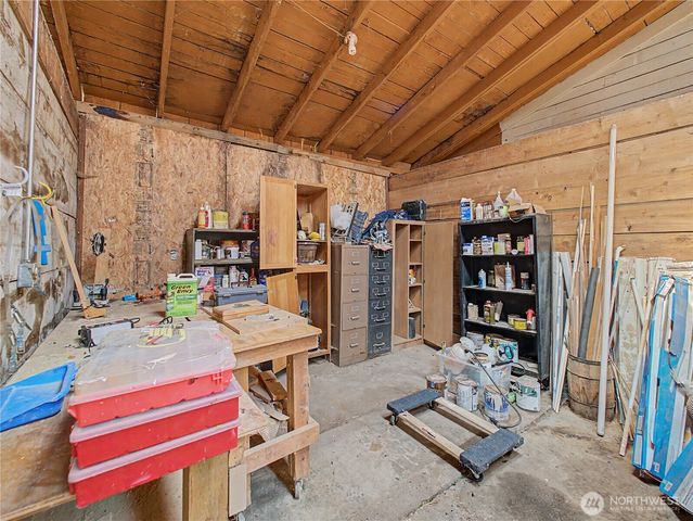 41915 212th Avenue SE, Enumclaw, WA 98022