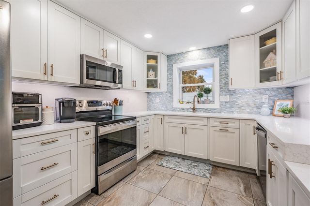 2020 CULBERSON AVENUE, Dunedin, FL 34698