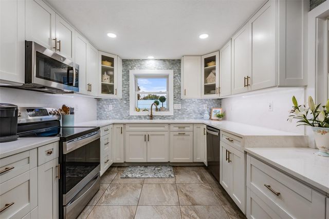 2020 CULBERSON AVENUE, Dunedin, FL 34698