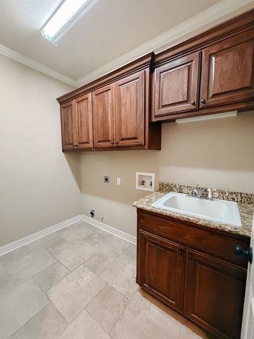 1111 Creole Drive, Bossier City, LA 71111