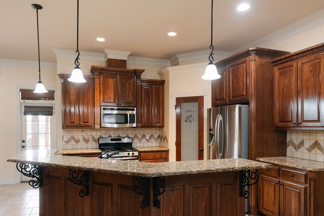 1111 Creole Drive, Bossier City, LA 71111