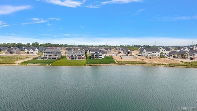 2691 Crystal Lake Drive, Commerce Charter Township, MI 48382