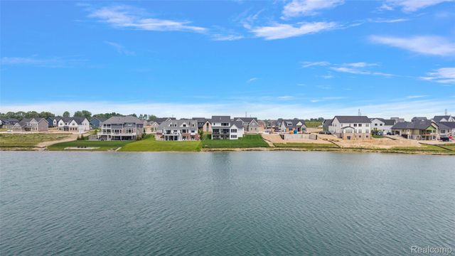 2691 Crystal Lake Drive, Commerce Charter Township, MI 48382