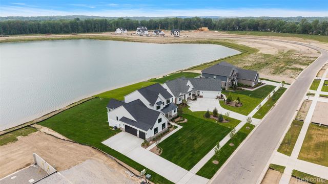 2691 Crystal Lake Drive, Commerce Charter Township, MI 48382