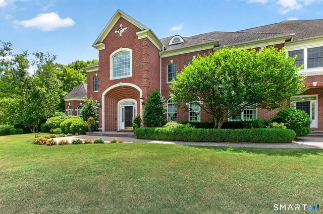 25 Whispering Hollow Court, Cheshire, CT 06410