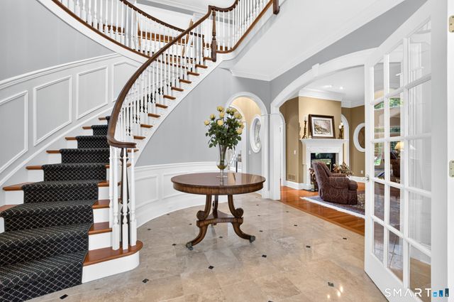 25 Whispering Hollow Court, Cheshire, CT 06410