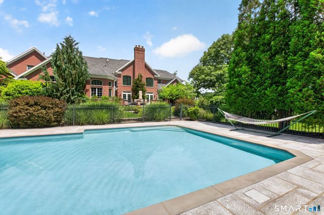 25 Whispering Hollow Court, Cheshire, CT 06410