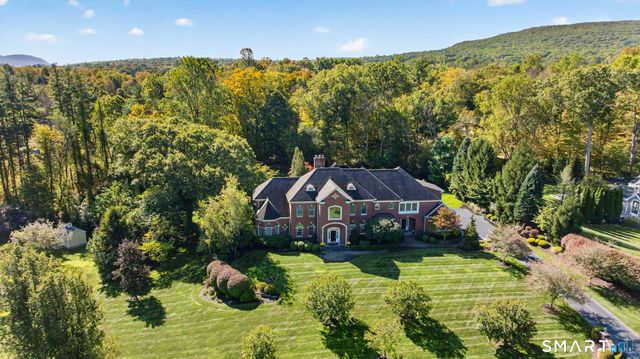 25 Whispering Hollow Court, Cheshire, CT 06410
