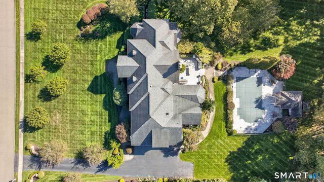 25 Whispering Hollow Court, Cheshire, CT 06410