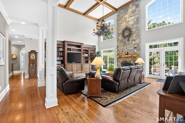 25 Whispering Hollow Court, Cheshire, CT 06410