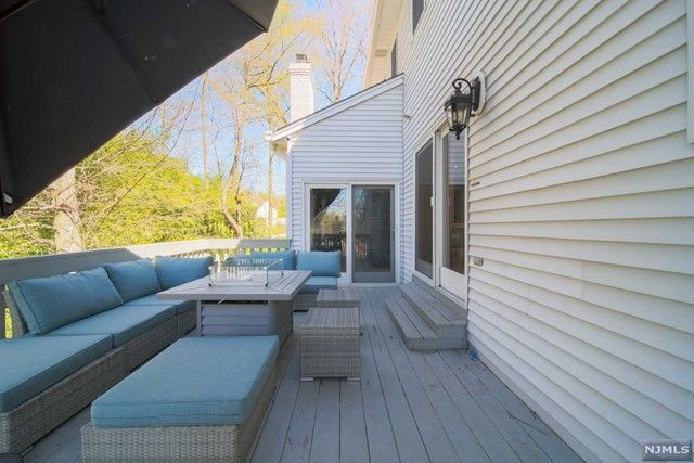 11 Jason Woods Road, Closter, NJ 07624