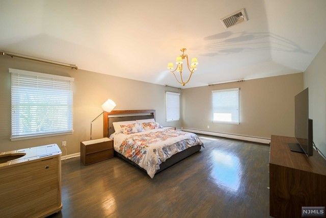 11 Jason Woods Road, Closter, NJ 07624