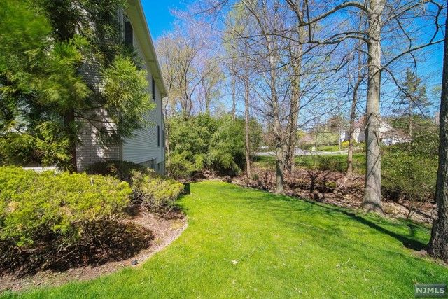 11 Jason Woods Road, Closter, NJ 07624