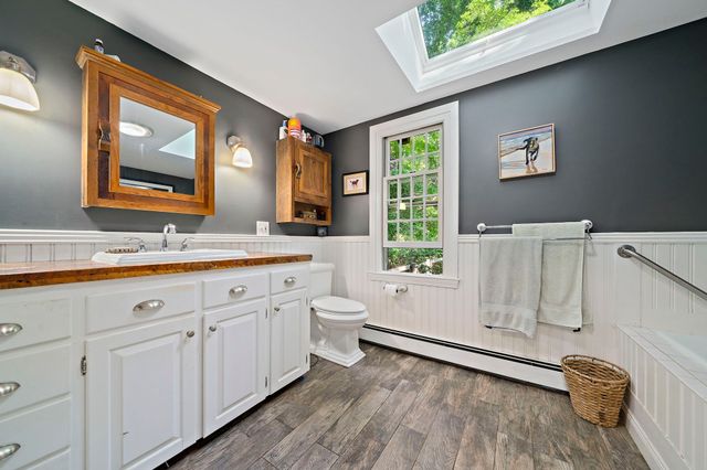 128 Whitford Cir, Marshfield, MA 02050