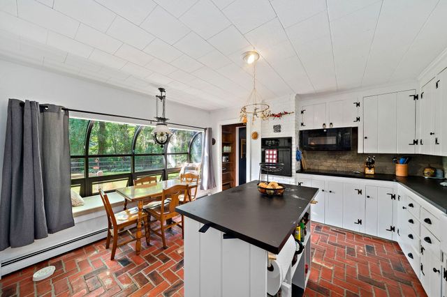 128 Whitford Cir, Marshfield, MA 02050