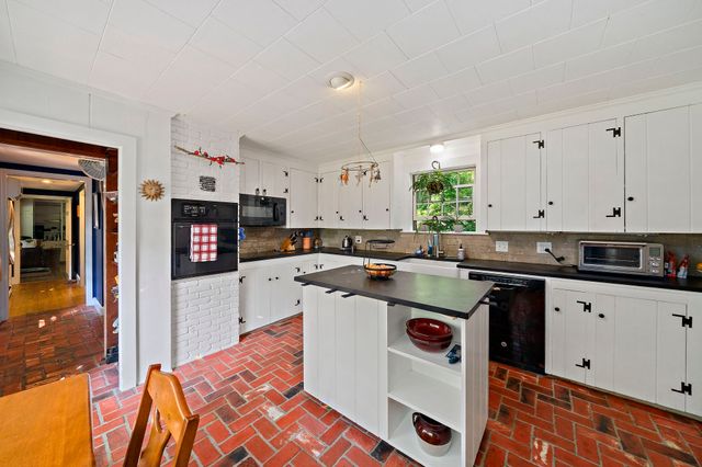 128 Whitford Cir, Marshfield, MA 02050