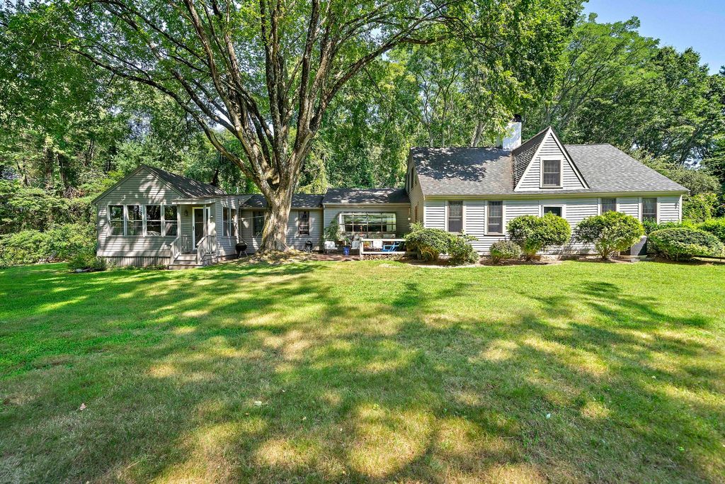 128 Whitford Cir, Marshfield, MA 02050