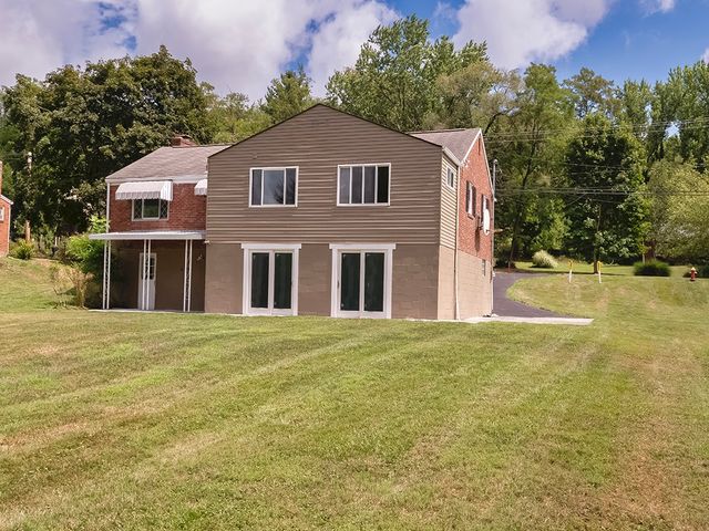 1535 Powers Run Rd, Fox Chapel, PA 15238