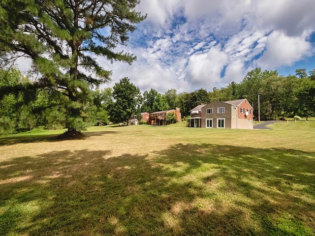 1535 Powers Run Rd, Fox Chapel, PA 15238