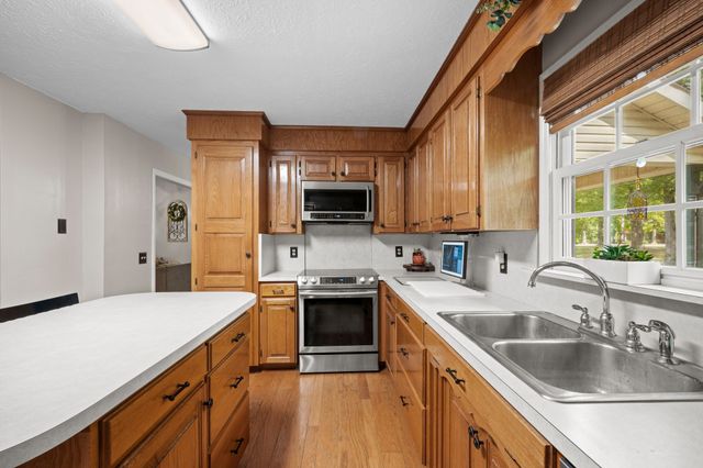 597 Gregson Pl, Waverly, TN 37185