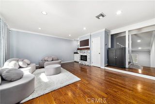 18631 Collins Street 10, Tarzana (los Angeles), CA 91356