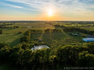 2 E 700 Road, Wagoner, OK 74467