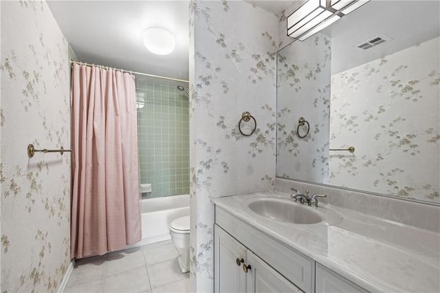 2160 GREENTREE ROAD 705W, Scott Twp, PA 15220