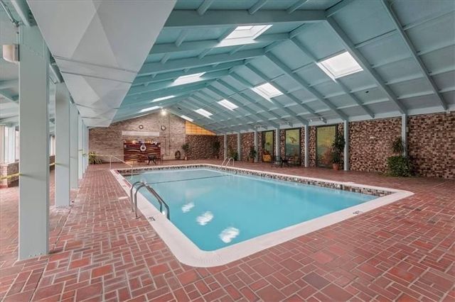 2160 GREENTREE ROAD 705W, Scott Twp, PA 15220