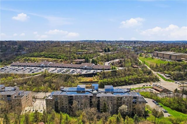 2160 GREENTREE ROAD 705W, Scott Twp, PA 15220