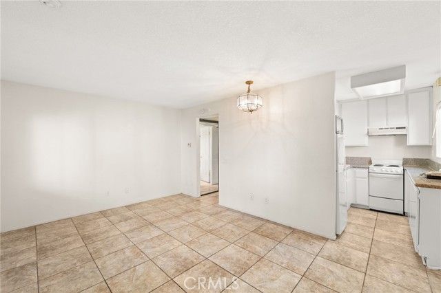 3645 Country Oaks, Ontario, CA 91761