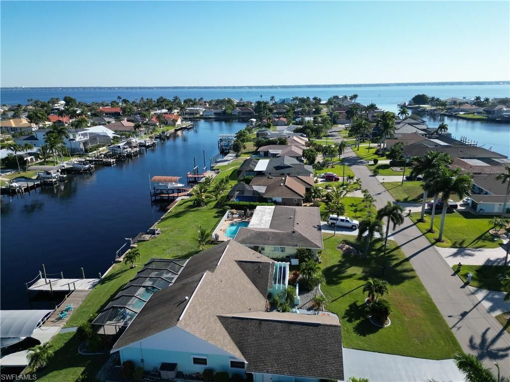 1921 SE 36th ST, Cape Coral, FL 33904