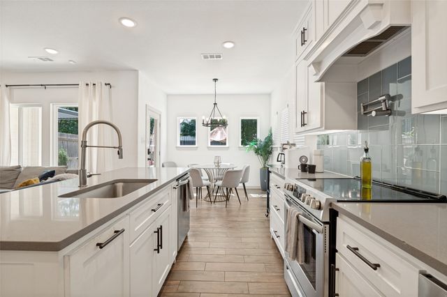 410 N Pecan Street, Arlington, TX 76011